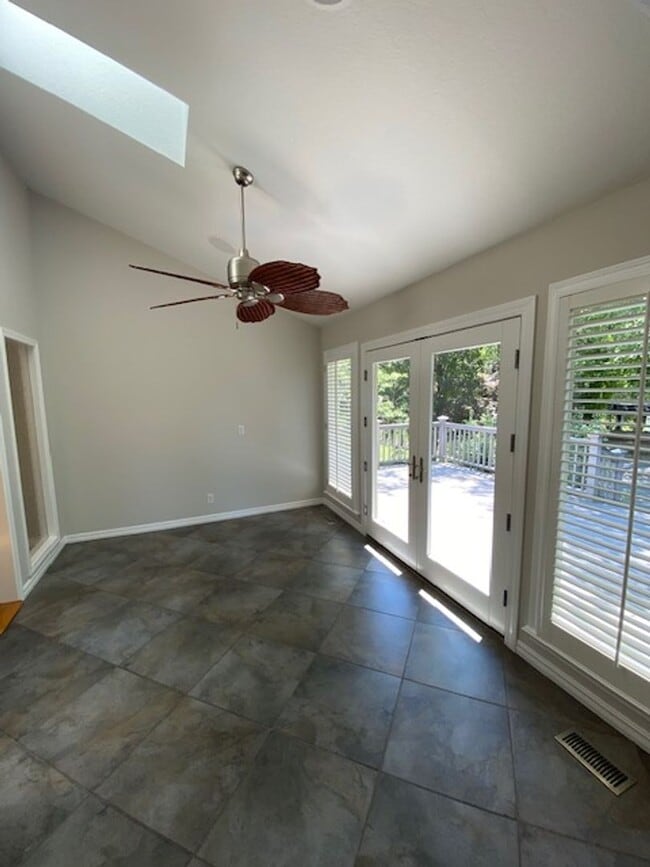 Building Photo - Gorgeous Home In Pinnacle Country Club!