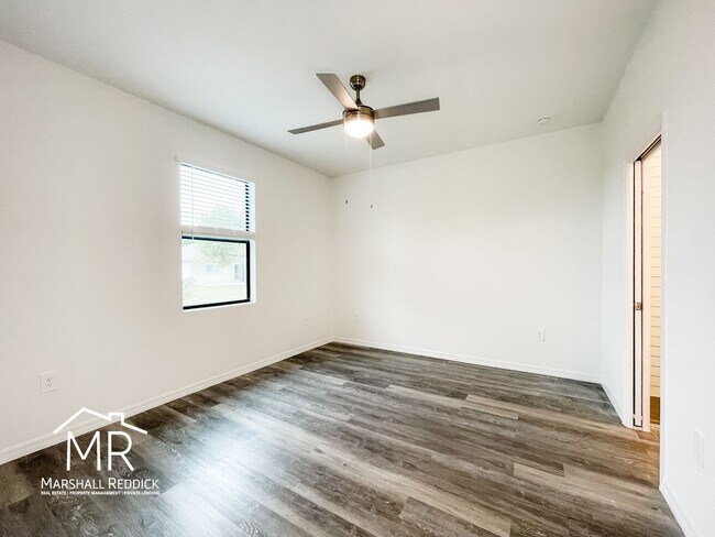 Building Photo - Spacious 3-Bedroom, 2-Bathroom 1 Car Garage