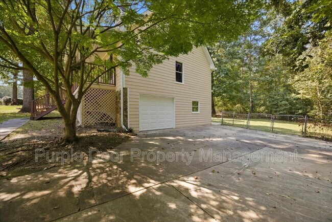 Building Photo - 4201 Autumn Lake Dr