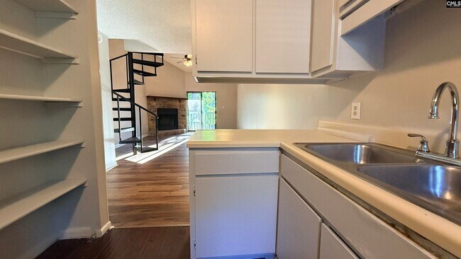 Building Photo - 405-B Harbison Blvd