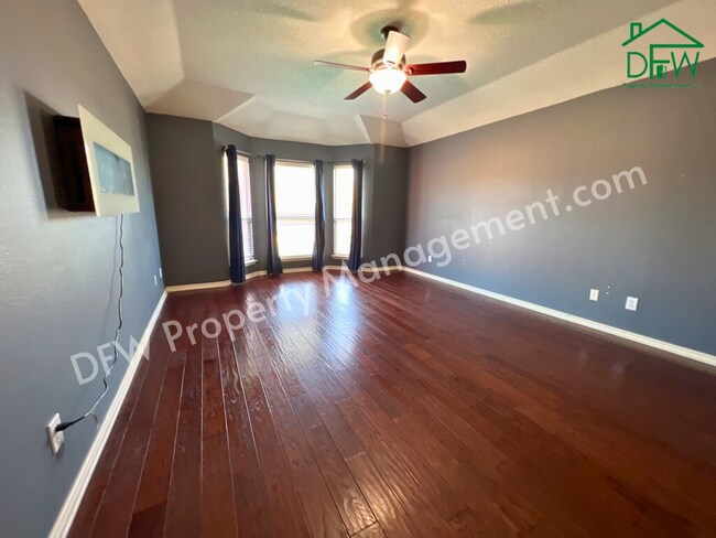 Building Photo - 2502 Chapel Hill Dr