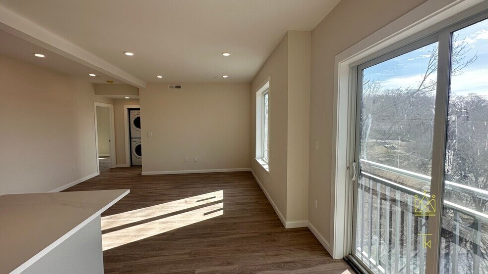 Building Photo - 458 Washington St