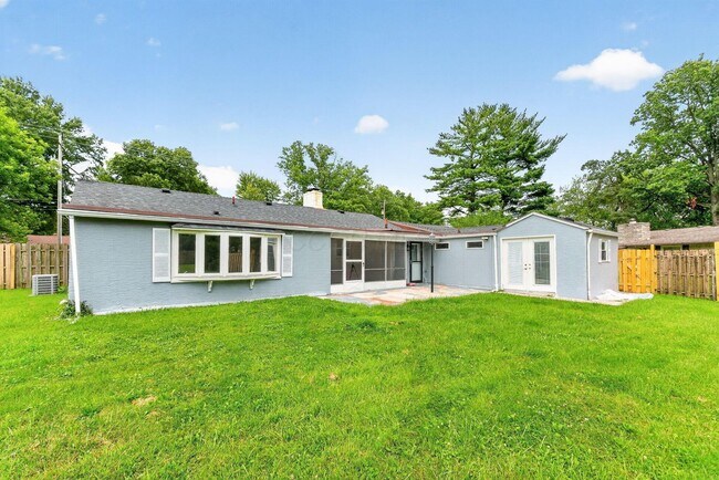 Building Photo - 475 W Johnstown Rd