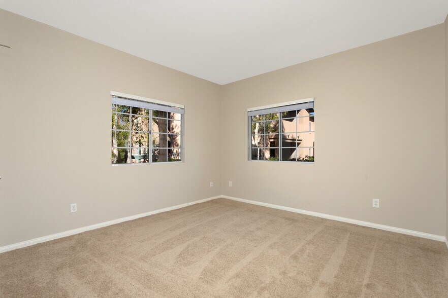 Building Photo - 17161 Alva Rd