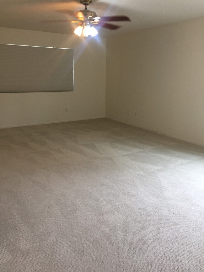 Building Photo - Gold River 4 Bedroom with Large Brick Patio in backyard!