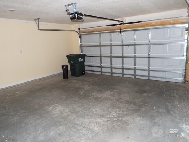 Building Photo - 23333 Shadowridge Dr