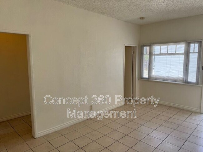Building Photo - 758 Cerritos Ave
