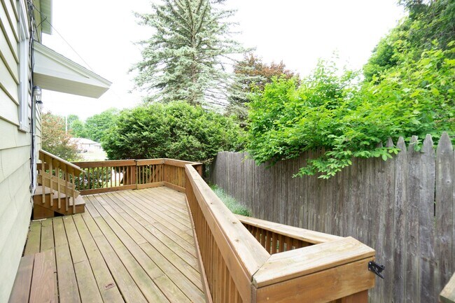 Building Photo - Houston 123-125