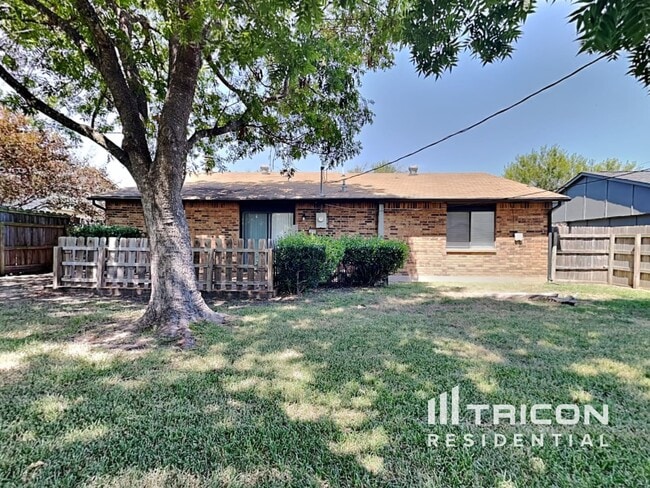 Building Photo - 509 Forestwood Dr