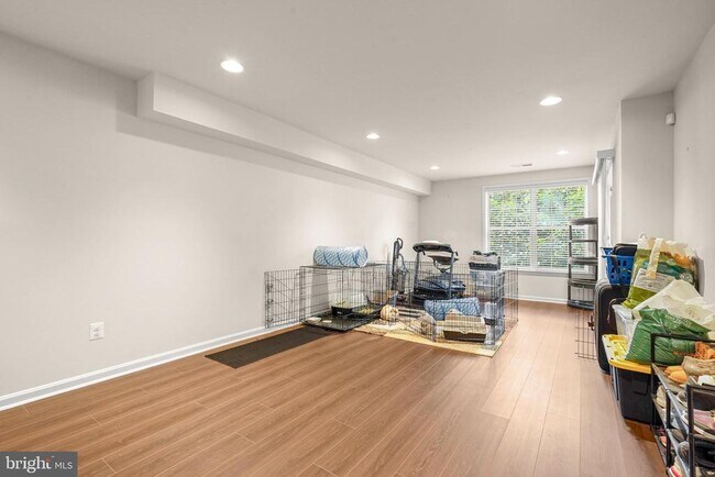 Building Photo - 9016 Endicott Pl