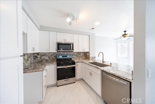 Building Photo - 24687 New Haven Dr