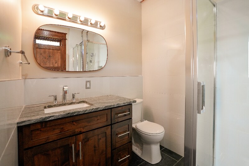 Primary Photo - 204 E Oakland Ave