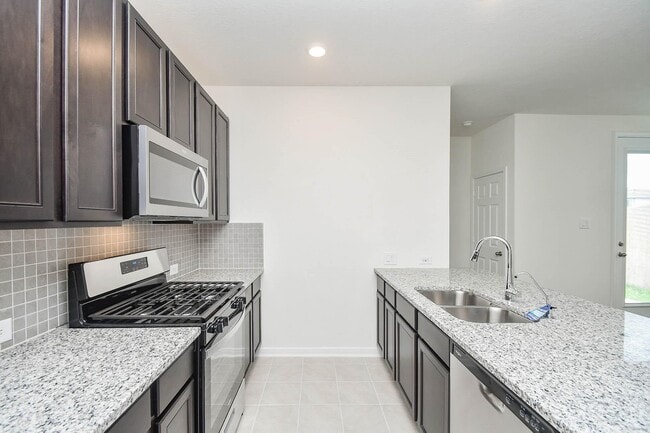 Building Photo - 25230 Benroe St