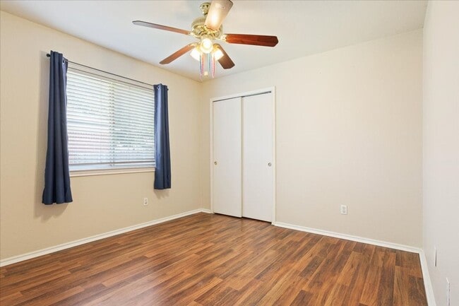 Building Photo - Charming 3/BR 2/BA One-Level Home in Round...