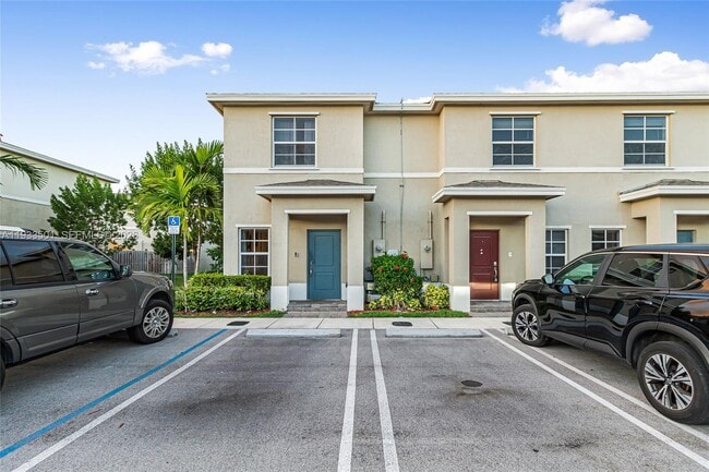 Building Photo - 476 NE 5th St