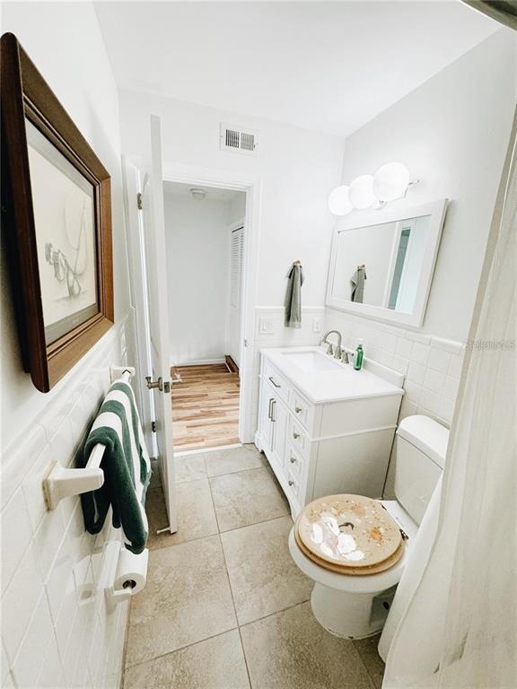 Building Photo - 212 Bunkerhill Ln