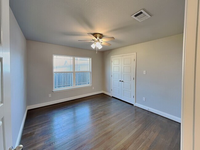 Building Photo - Come and see this gorgeous and completely remodeled home in highly desirable Frisco Heights area ...