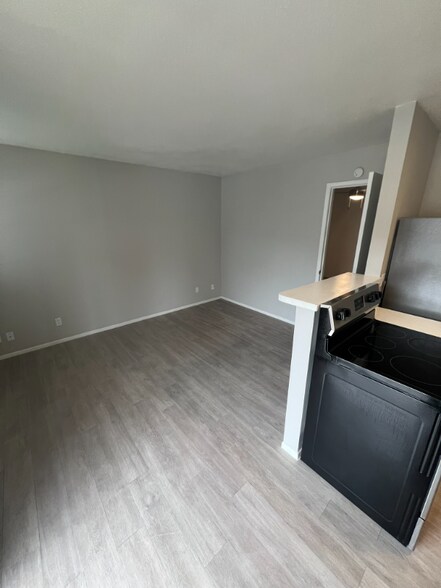 Building Photo - 14500 Roadrunner Way