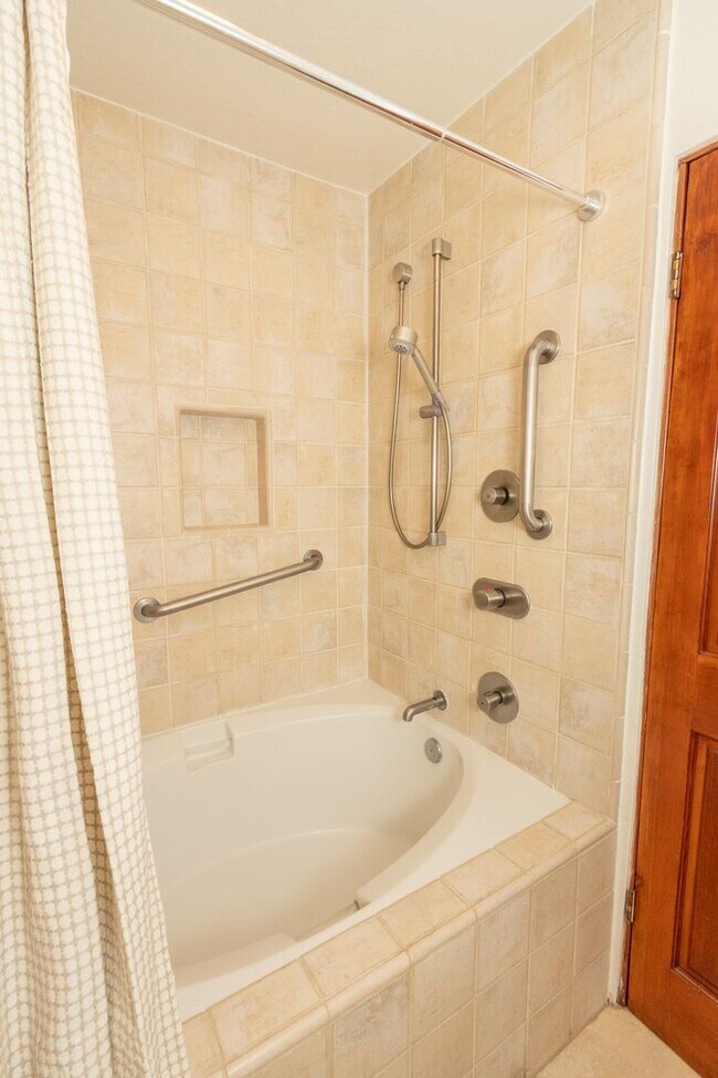 Building Photo - Iconic A-Frame Encinitas 4 Bed + Studio Sp...