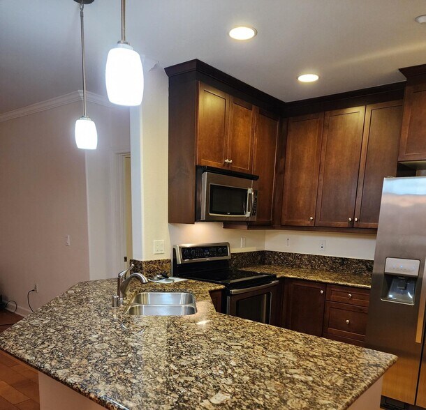 Kitchen - 1021 Costa Pacifica Way