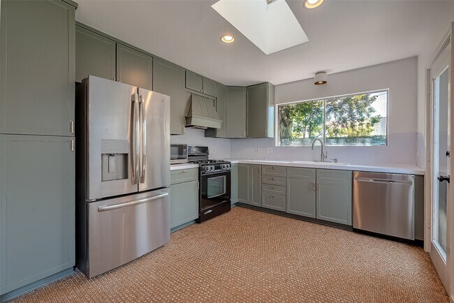 Building Photo - 810 Richvale Ln