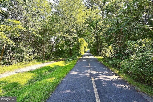 Building Photo - 1627 Field Sparrow Ter NE