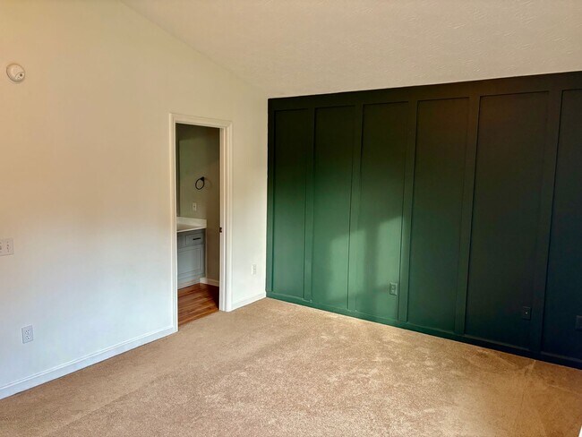 Building Photo - 3 bedroom 2 bath house for rent in Jeffersonville