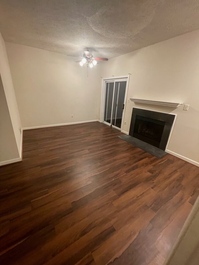 Building Photo - 846 Bayridge Dr
