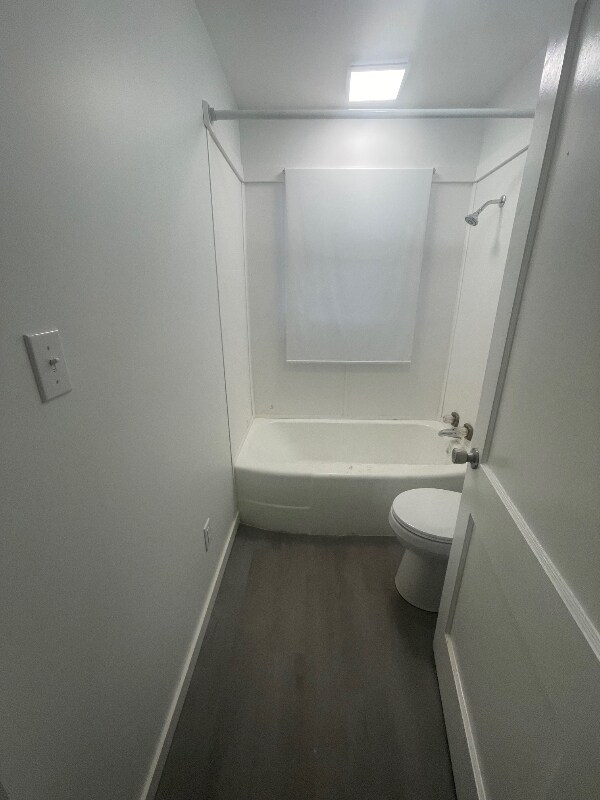 Building Photo - 1712 Hillview Dr