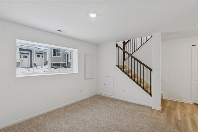 Building Photo - 406 Red Oak Cir