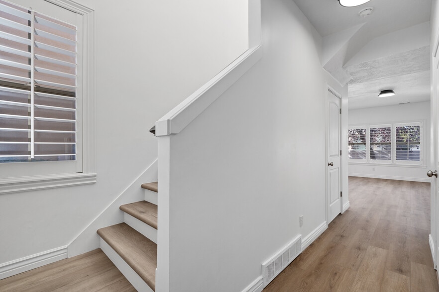 Building Photo - 7178 S 420 E