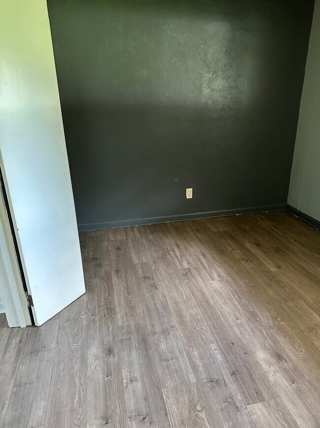 Building Photo - 623 Bonnycastle Ave