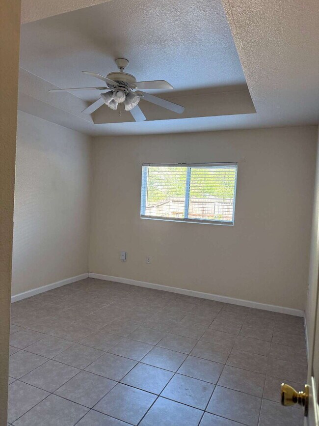 Building Photo - Gorgeous 2 Bed/2 Bath Duplex in North West SA