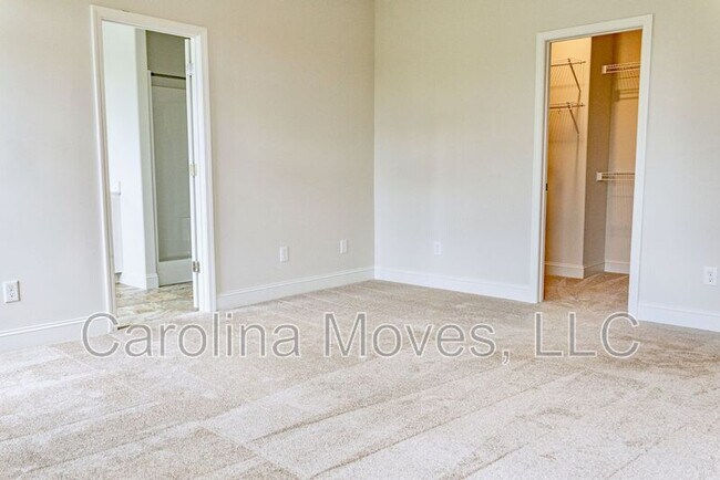 Building Photo - 133 Shumard Ln