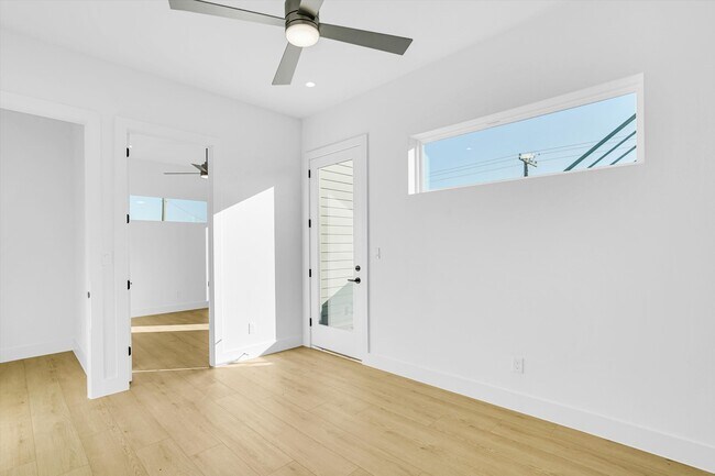 Building Photo - 1703 Nomas St