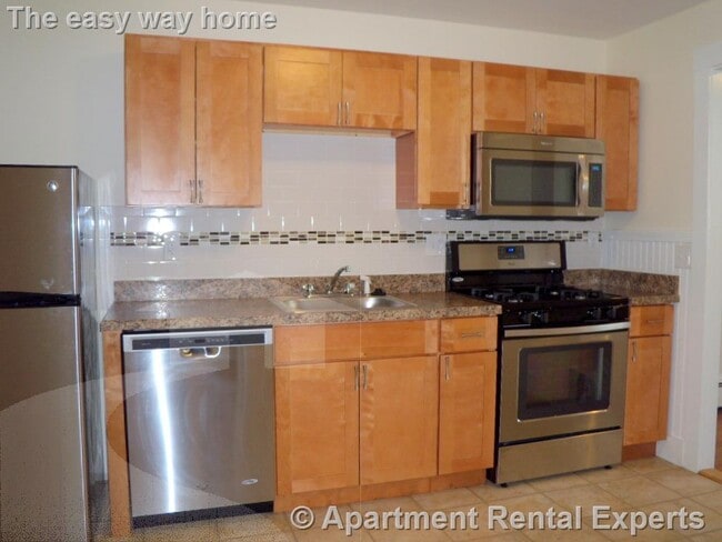 Building Photo - 304 Highland Ave