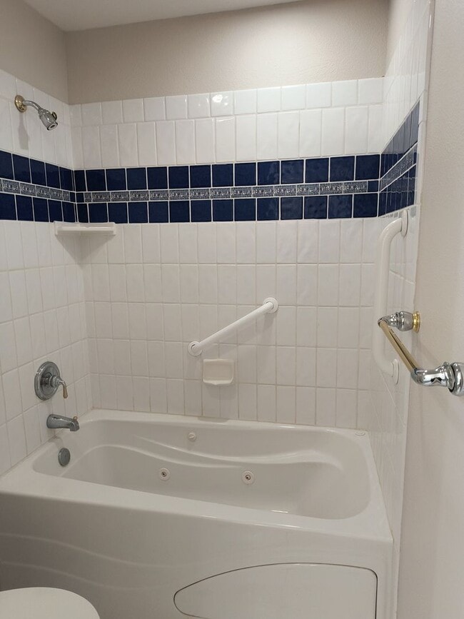 Building Photo - Newley Updated 4 bedroom, 2.5 bathroom Townhome in Citrus Heights!!!