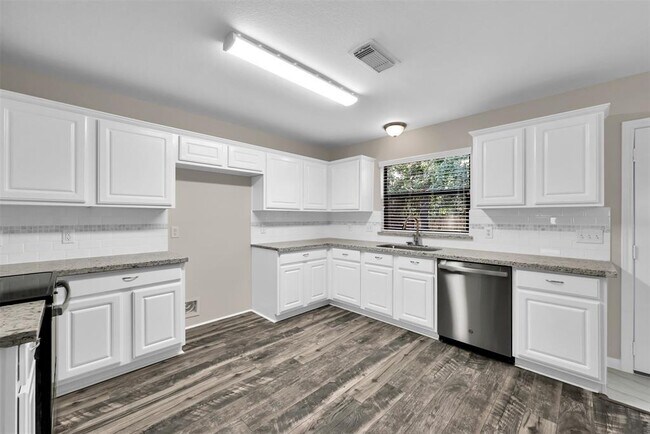 Building Photo - 9020 Zapata Way