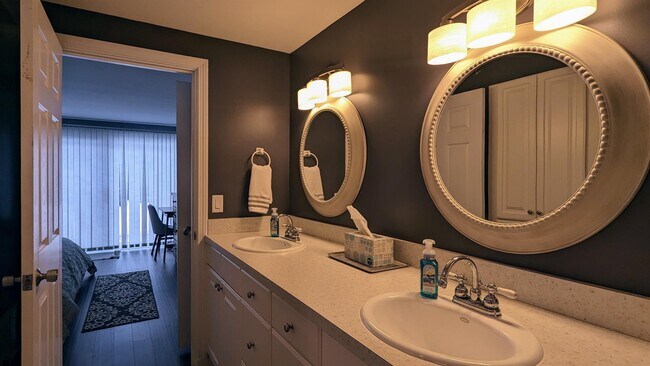 Building Photo - 23 Pleasant St