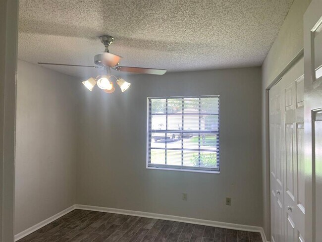 Building Photo - 19 Watermill Pl