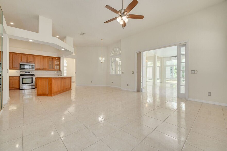 Building Photo - 3713 Siena Ln