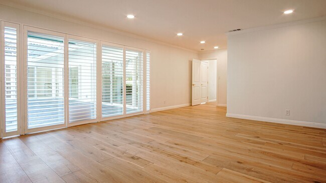 Building Photo - 5 bedroom, 5.5 bath, 4800 sq ft Prime Studio City Home with Pool and Hollywood Hills views