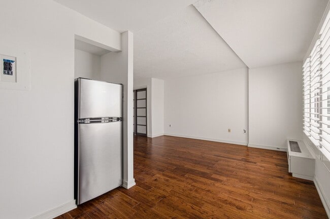 Building Photo - 1440 N St NW