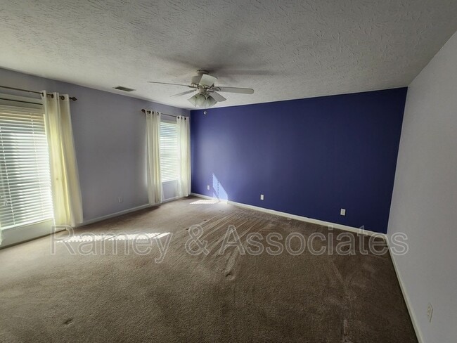 Building Photo - 10828 Glenway Pl