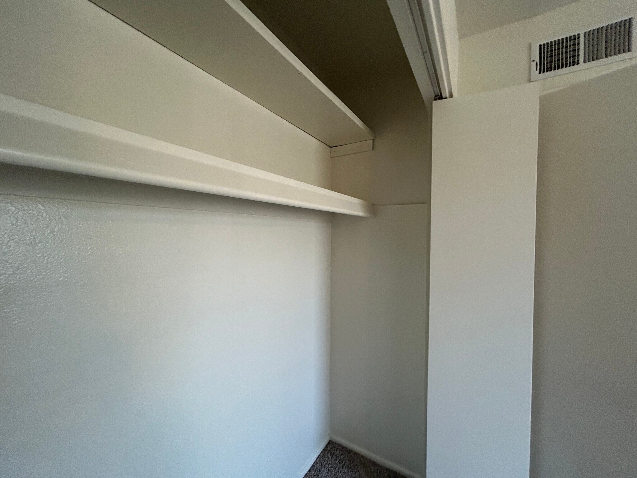 Building Photo - 7222 W Rose Ln