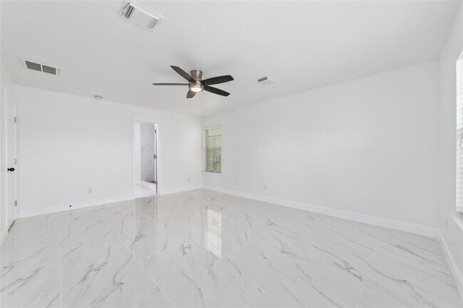 Building Photo - 13106 Cres Manor Ln