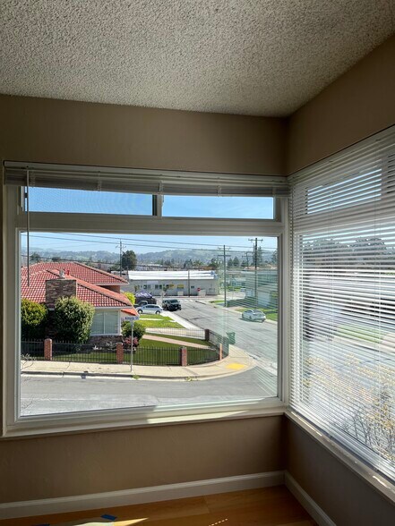 Building Photo - 20465 Almeda St