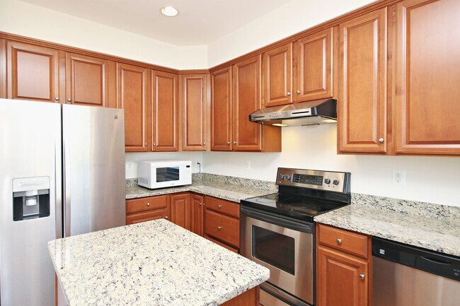 Building Photo - N. Albemarle Co Home With Fenced Yard, Near NGIC/DIA/NGA