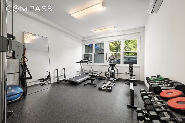 Building Photo - 195 Hawthorne St