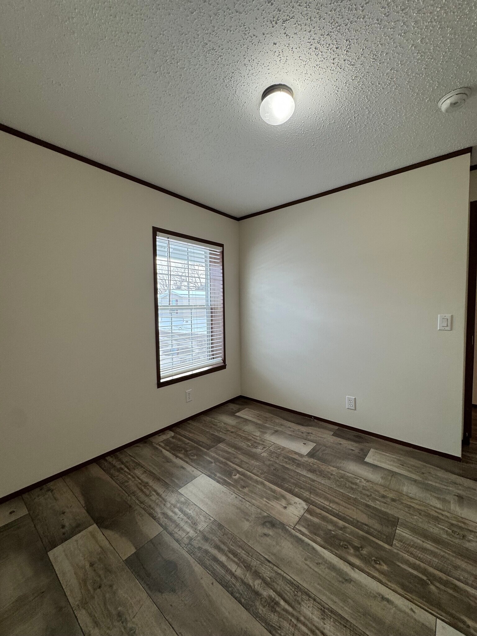 Building Photo - 2372 Maple Dr